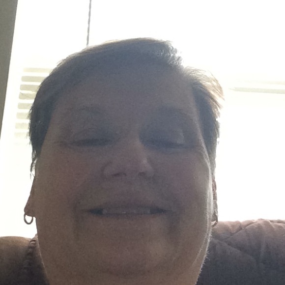 Meet your Posher, Laurie - Picture 1 of 1